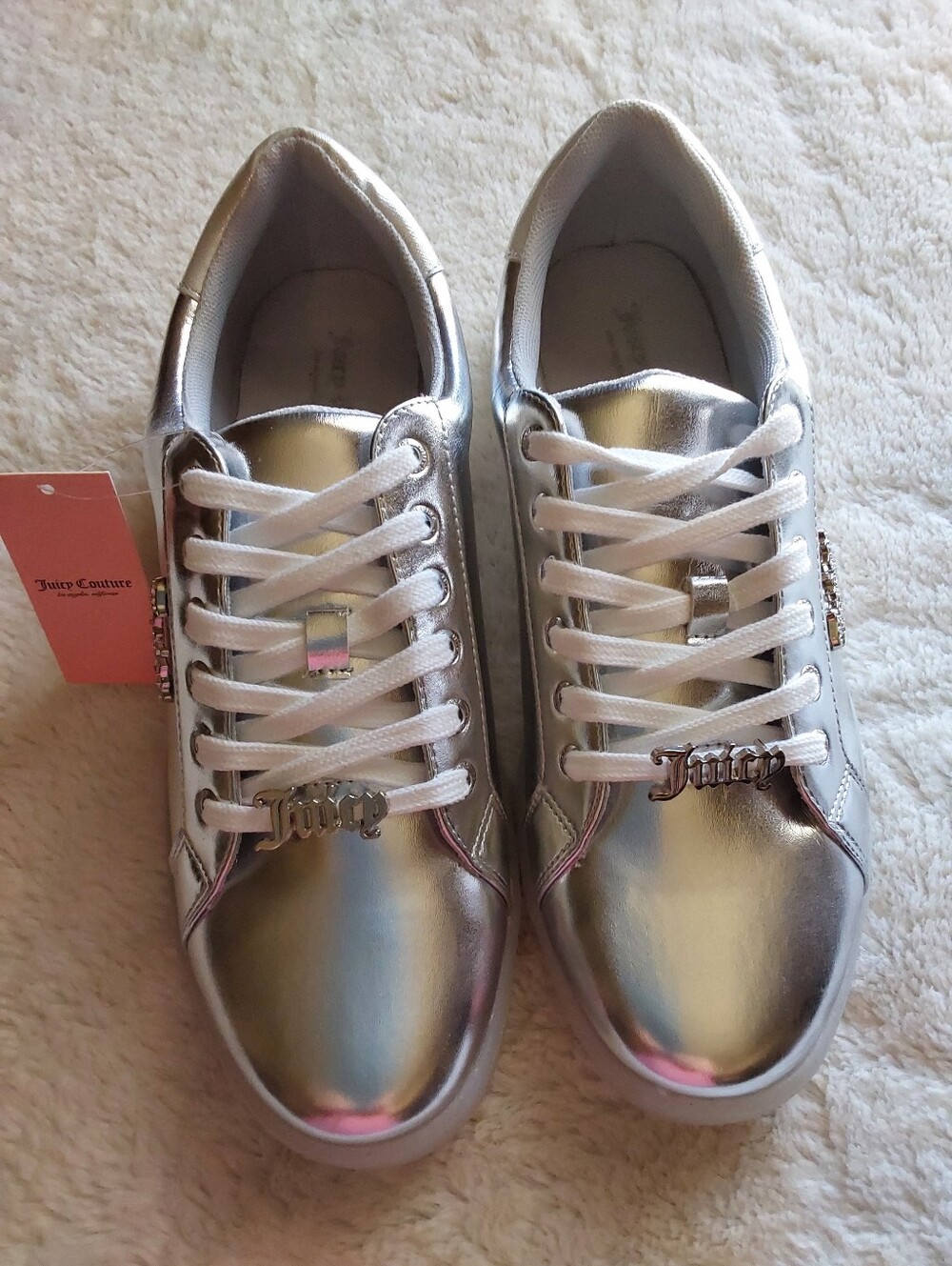 🌺 NWT Juicy Couture Metallic Silver Low-Top Lace-Up Sneakers